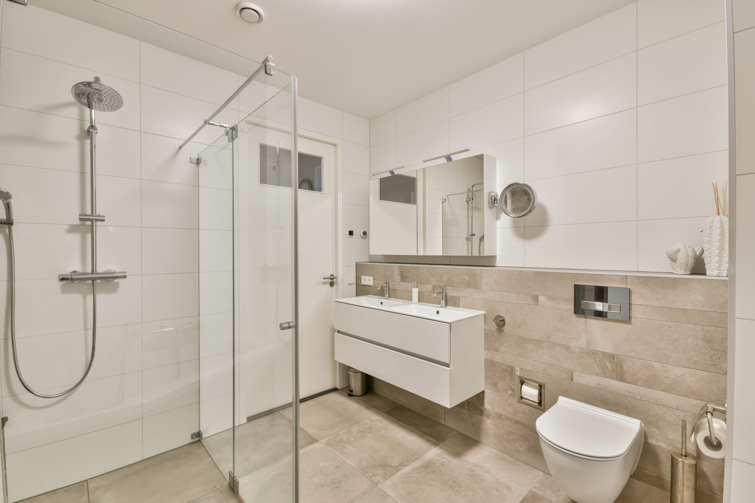 Luxury Bathroom Designed and Installed by Oastview Builders team